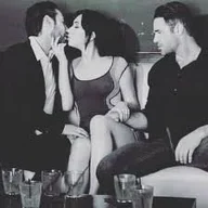 متحرر جاد وراقي