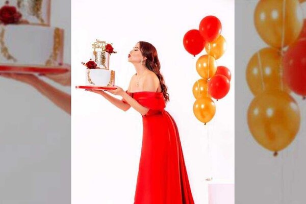 نسرين طافش تحتفل بعيد ميلادها بإطلالة جريئة (5).jpg