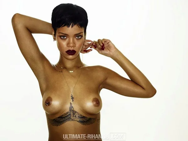 02-Rihanna-Topless-Sexy-optimized.webp