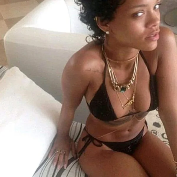 17-Rihanna-leaked-naked-nude-optimized.webp