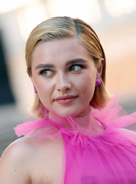 Florence-Pugh-nude-topless-porn-sexy-tits-pussy-ass-feet-new-leaked-bikini-see-through-ScandalPlanet-7-optimized.webp