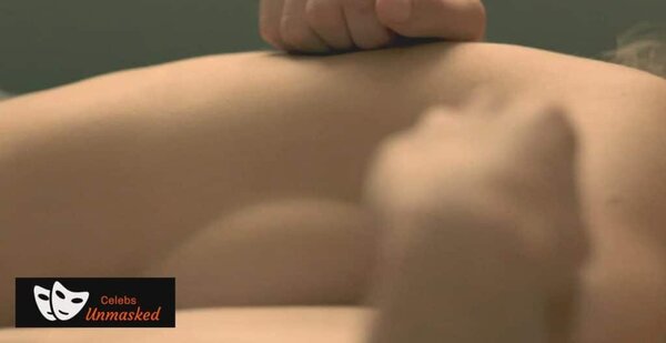 Kristen-Bell-sex-scene-The-Lifeguard-9-1024x528.jpg