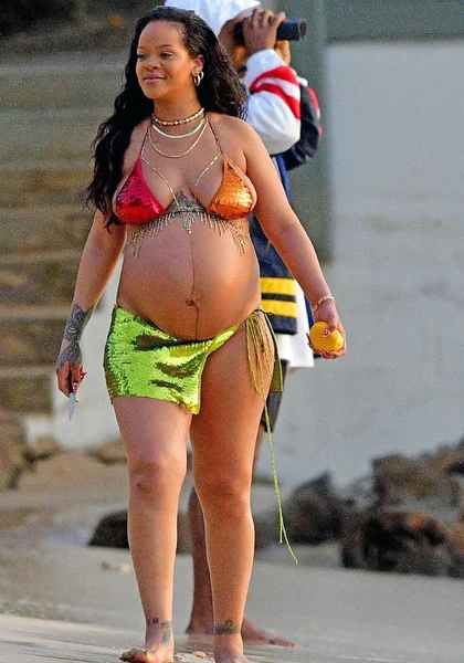 Rihanna-naked-topless-porn-bikini-feet-sexy-ass-tits-pussy-pregnant-bikini-beach-ScandalPlanet-11-optimized.webp