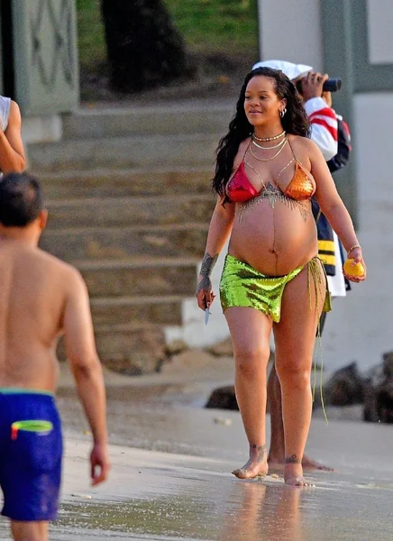 Rihanna-naked-topless-porn-bikini-feet-sexy-ass-tits-pussy-pregnant-bikini-beach-ScandalPlanet-15-optimized.webp