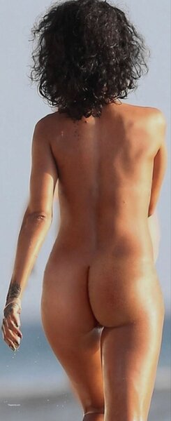 Rihanna Nude Photo Collection Leak  (103).jpg